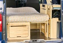 Un kit d'aménagement pour véhicule.