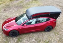 Une tente de toit pour la Tesla model 3.