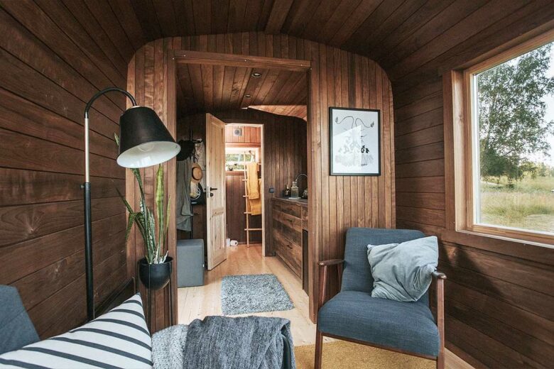 L'intérieur de la Nature Pod tout en bois.