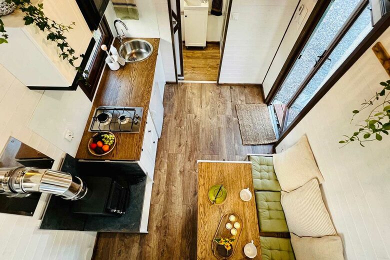 L'espace à vivre vu de la mezzanine.