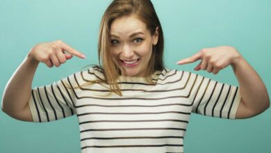 Certaines personnes se trompent de prénom car ces personnes se trouvent dans le même «t iroir de mémoire ».