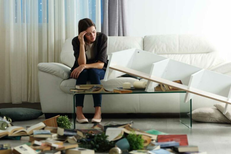 Une femme retrouve son logement cambriolé.