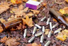 Des déchets laissés en pleine nature.