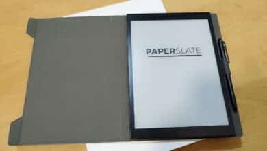 La housse de protection montre à quel point la PaperSlate Pro se transporte facilement au quotidien.