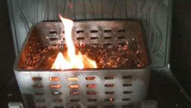 Un brasier en fonte pour bruler du pellet dans un insert.