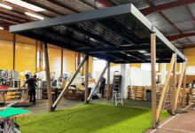 Un carport solaire spécialement conçu pour un camping-car.