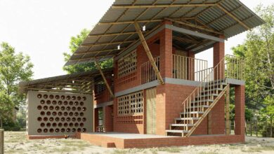 Une maison fabriquée avec des matériaux locaux.