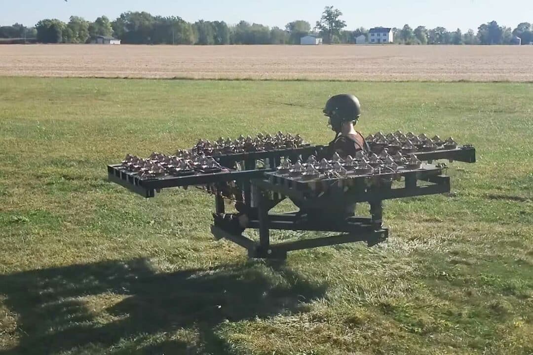Test de vol du prototype de la moto volante.