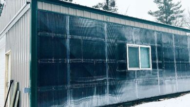 Une façade d'atelier en mur-trombe.