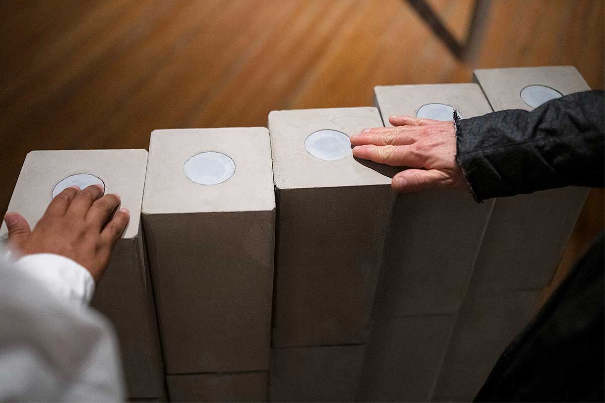 Un matériau de construction composé d'amiante vitrifiée (inerte).