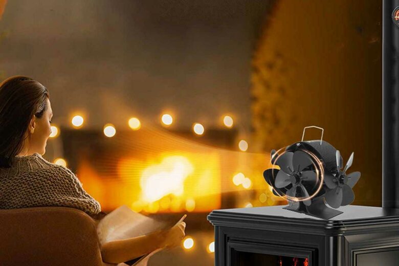 Un ventilateur sur un poêle à bois.
