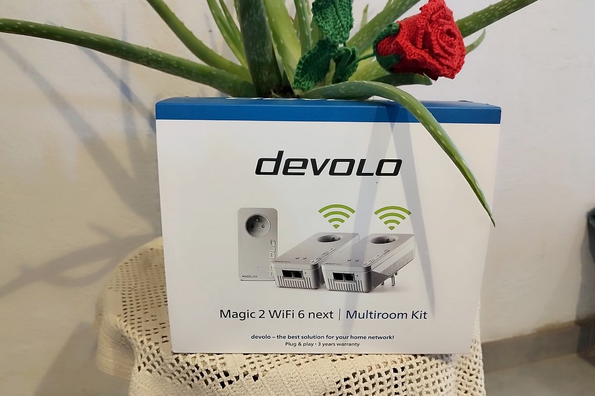 Le packaging du devolo Magic 2 WiFi 6 Next, prêt à transformer les zones mortes en zones connectées.