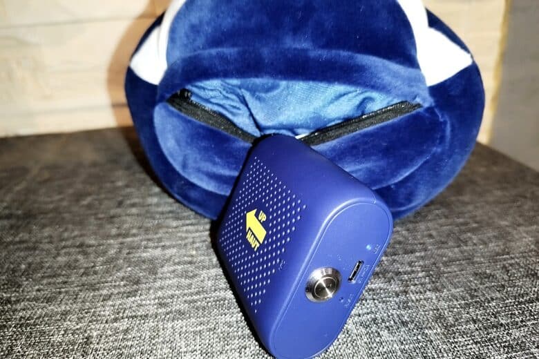 Le module électronique intégrant l’IA de Lookiz, la peluche intelligente ARY, avant d’être inséré dans son compartiment intérieur.