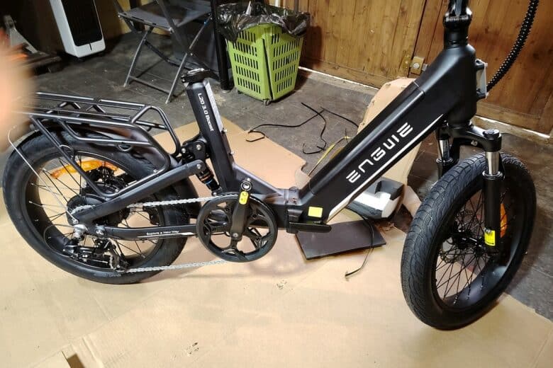 Première vue détaillée du ENGWE L20 3.0 Boost avant la mise en place finale des composants.