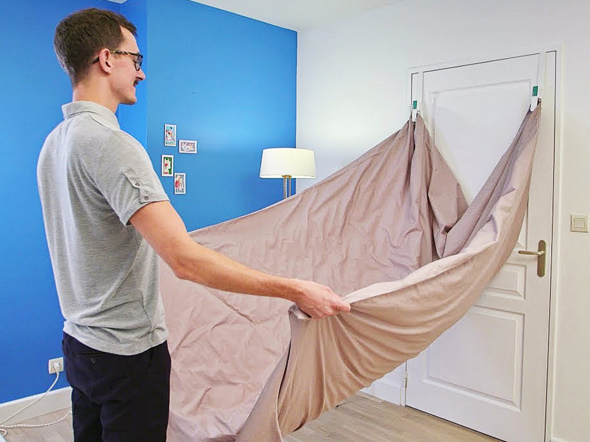 Pince Pour Housse De Couette Concours Lépine HOPOLI, un ingénieux système pour enfiler une housse de couette les doigts  dans le nez - NeozOne