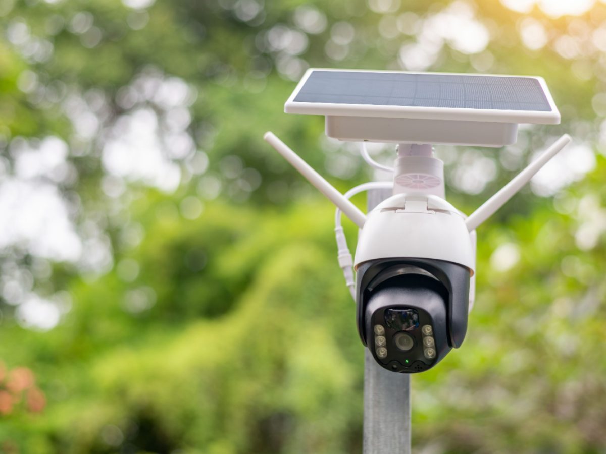 Caméra De Surveillance Solaire Wifi Extérieure Economie d'énergie : et si vous optiez pour des caméras de surveillance solaires ? - NeozOne