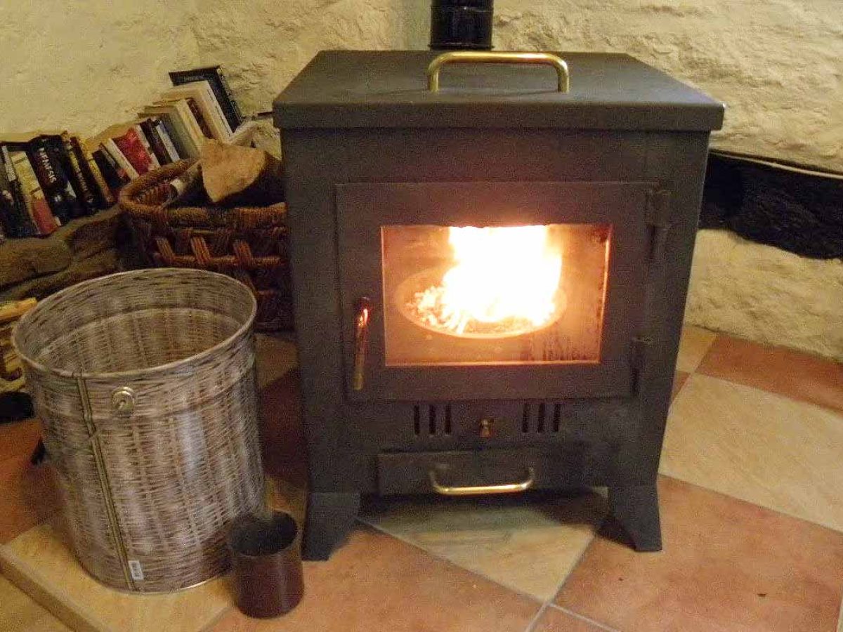 Qaïto, l'invention d'un brûleur de pellets pour les poêles à bois et  inserts de cheminée - NeozOne