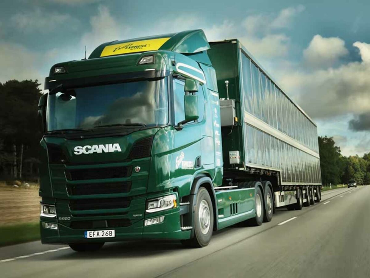 Scania dévoile un camion hybride de 560 chevaux alimenté par 100 m² de  panneaux solaires - NeozOne