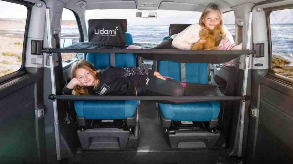 Camping Car Van L Astucieuse Couchette Amovible Lidami Vous Offre Deux Couchages Supplementaires Neozone