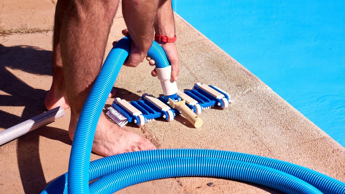 Il invente un dispositif innovant pour économiser l'eau lors du nettoyage  des piscines - NeozOne
