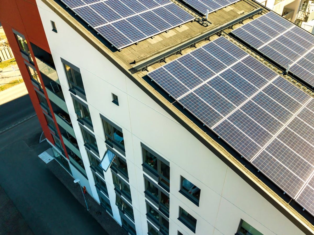 Différence Entre Panneaux Solaires Et Panneaux Photovoltaïques Connaissez-vous la différence entre les panneaux solaires et les panneaux photovoltaïques ? - NeozOne