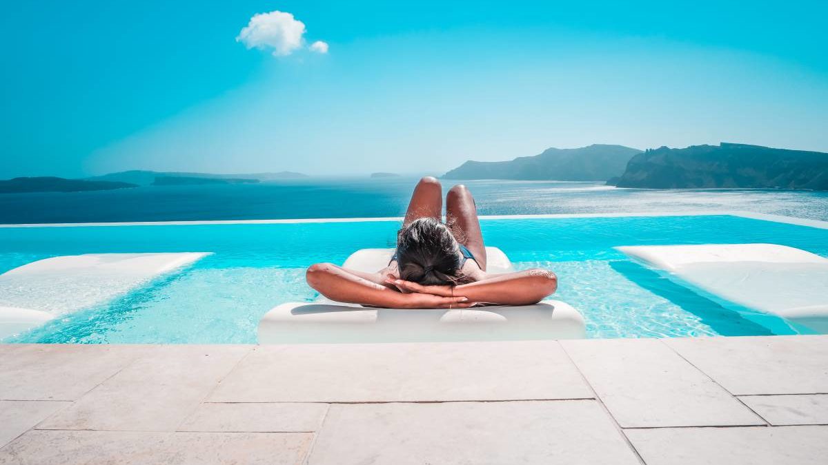 Comment Devenir Testeur De Villa Testeur de villas de luxe, gardien d'une île paradisiaque, regarder des  séries... Voici 10 jobs de rêve ! - NeozOne
